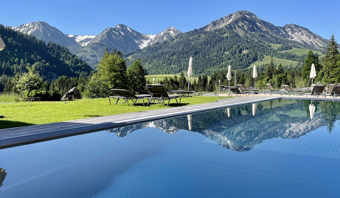 Hotel-Rehbach-Tannheimertal-Wellnesshotel-Naturresort-Baden-im-Tannheimertal