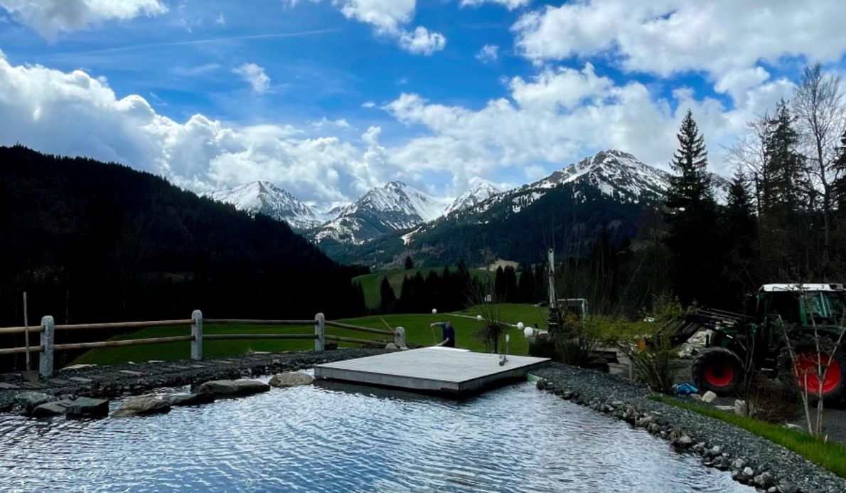 Gartenarbeiten-Rehbach-Hotel-Tannheimertal-2023 